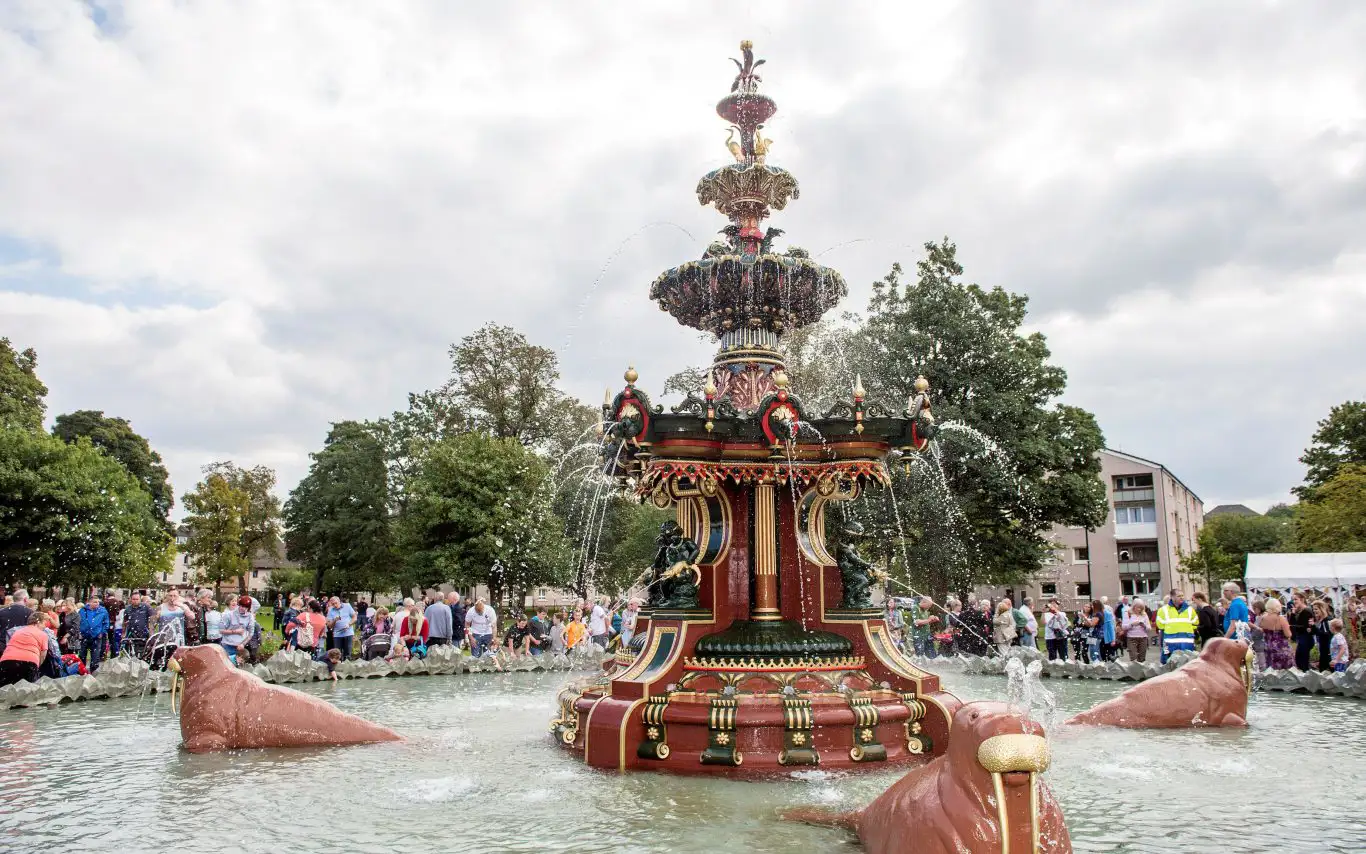 6 The Restored Grand Fountain 1366X854